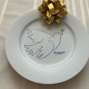 Picasso Living Dinner Plates(2) and Dessert Plates (2) White Dove Design